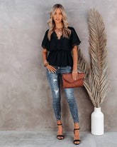 Camisa de encaje con cuello en V y manga corta, top informal de color liso